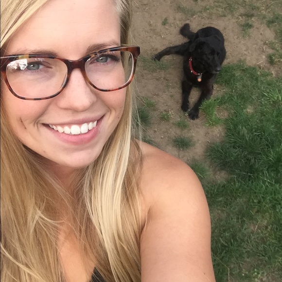 Meet your Posher, Whitney - Picture 1 of 1